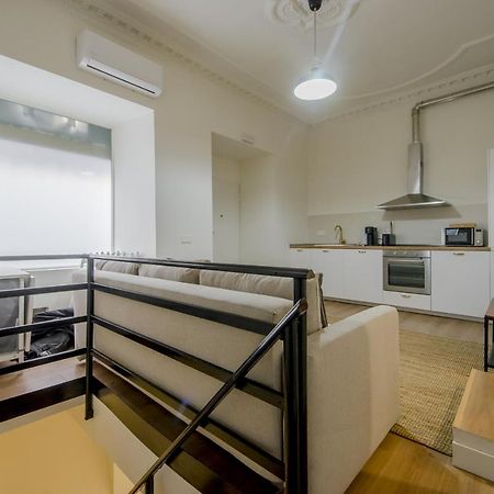Modern Apt & Cool Interior Design En El Retiro Apartment Madrid Exterior foto
