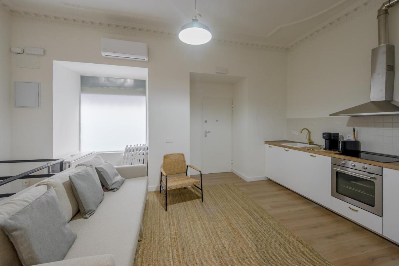 Modern Apt & Cool Interior Design En El Retiro Apartment Madrid Exterior foto