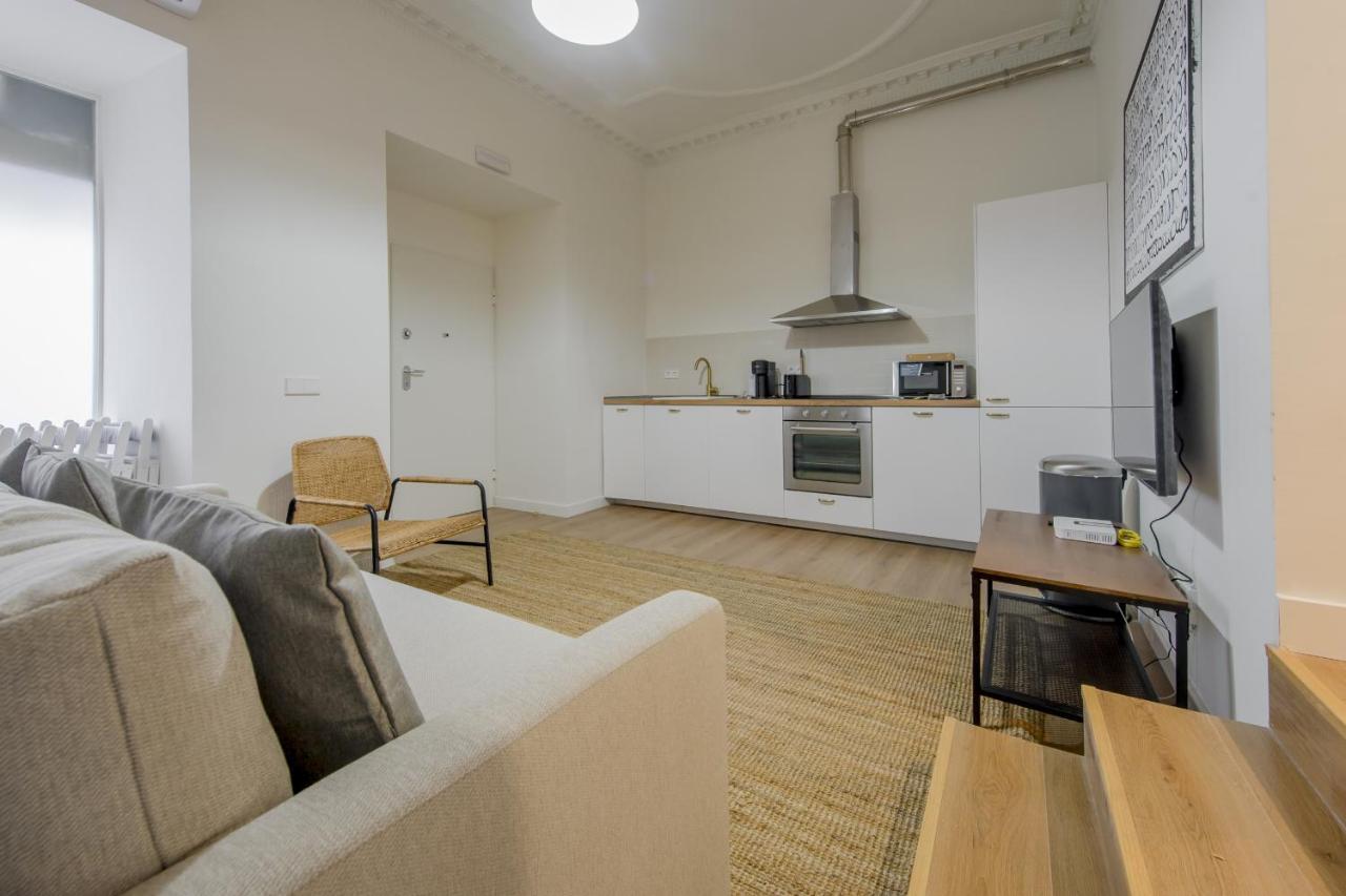Modern Apt & Cool Interior Design En El Retiro Apartment Madrid Exterior foto