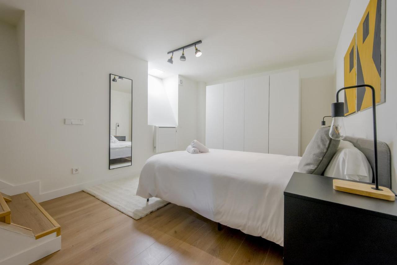 Modern Apt & Cool Interior Design En El Retiro Apartment Madrid Exterior foto