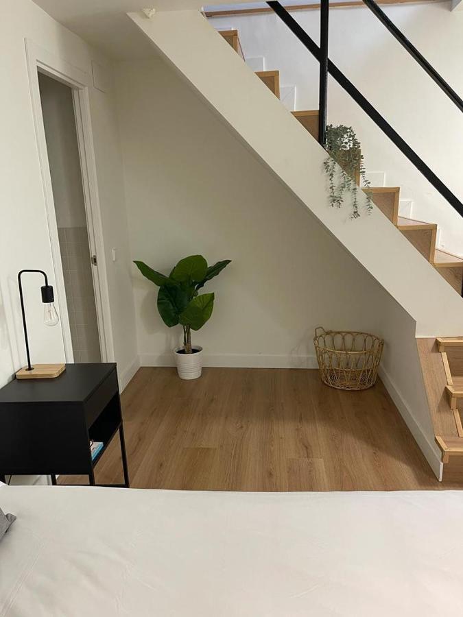 Modern Apt & Cool Interior Design En El Retiro Apartment Madrid Exterior foto