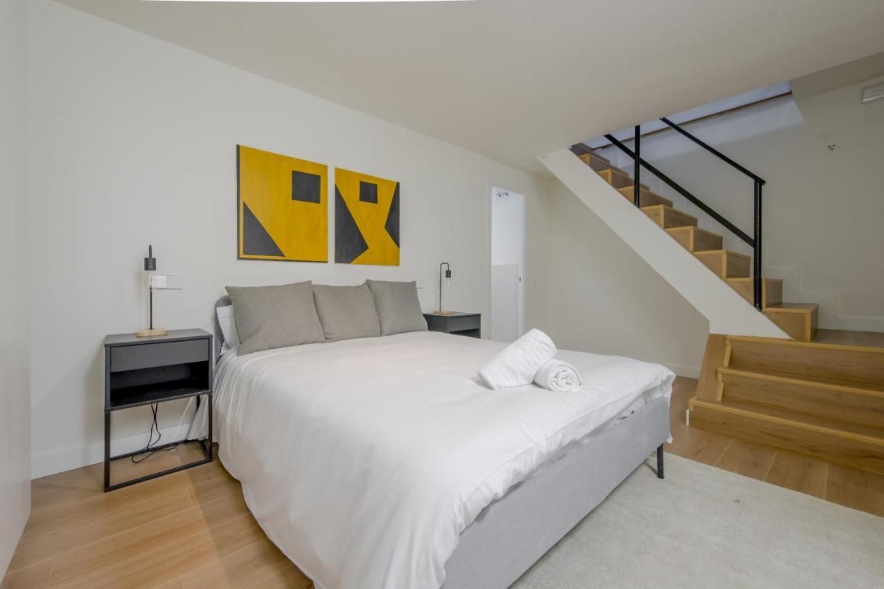 Modern Apt & Cool Interior Design En El Retiro Apartment Madrid Exterior foto