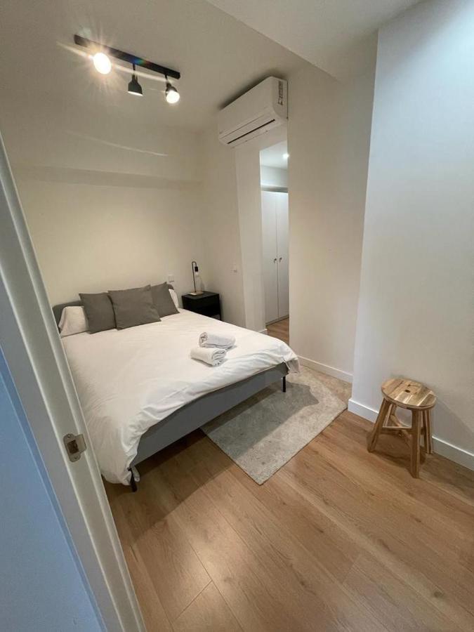 Modern Apt & Cool Interior Design En El Retiro Apartment Madrid Exterior foto